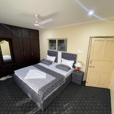 The Khayabaan - Luxurious Home Stay Away From Home Srīnagar 外观 照片