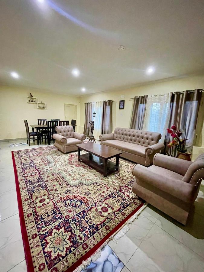 The Khayabaan - Luxurious Home Stay Away From Home Srīnagar 外观 照片