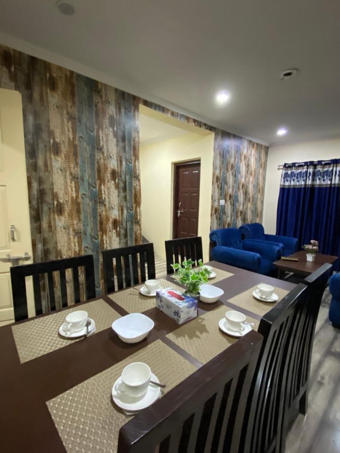 The Khayabaan - Luxurious Home Stay Away From Home Srīnagar 外观 照片