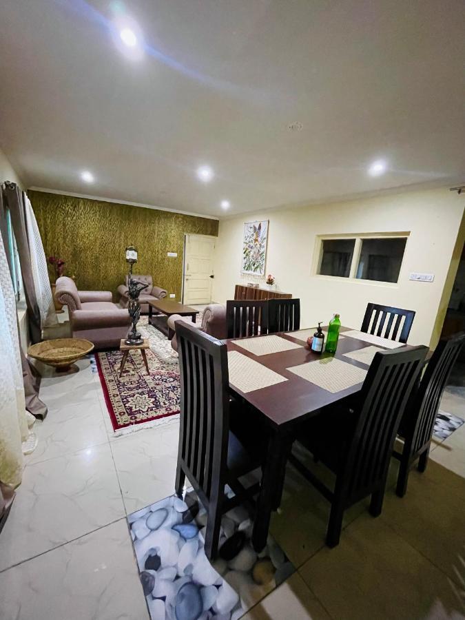 The Khayabaan - Luxurious Home Stay Away From Home Srīnagar 外观 照片