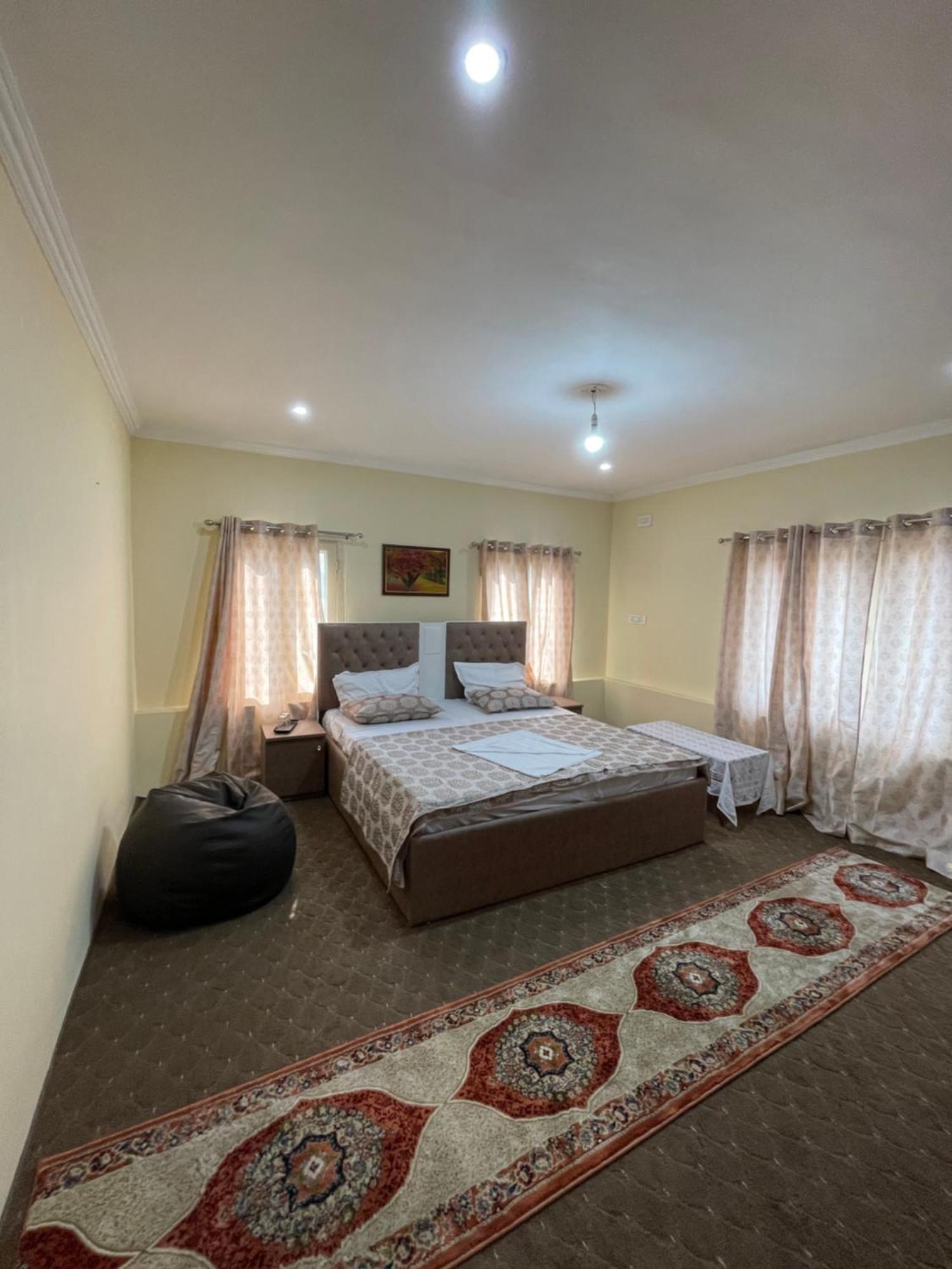 The Khayabaan - Luxurious Home Stay Away From Home Srīnagar 外观 照片