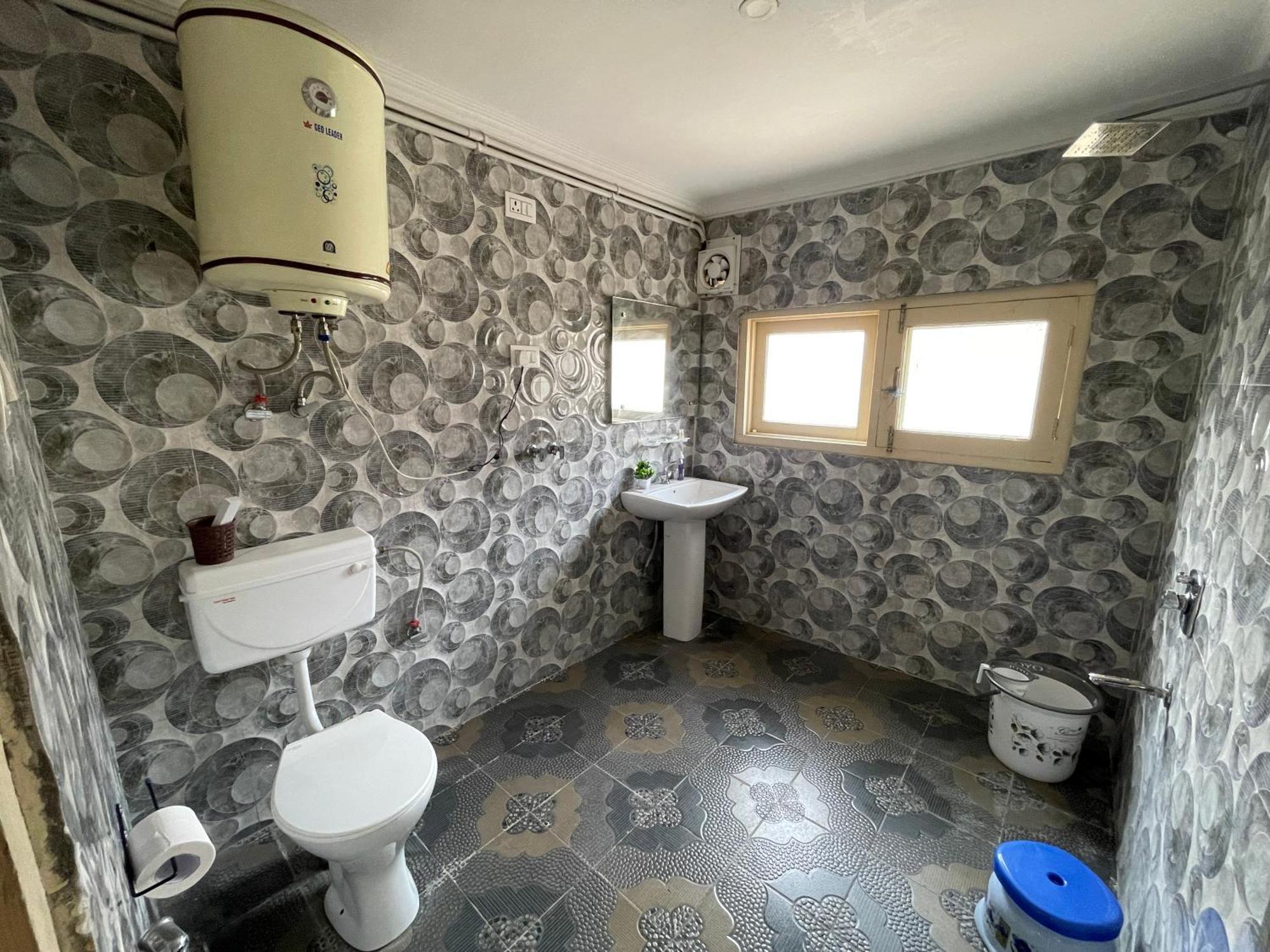The Khayabaan - Luxurious Home Stay Away From Home Srīnagar 外观 照片