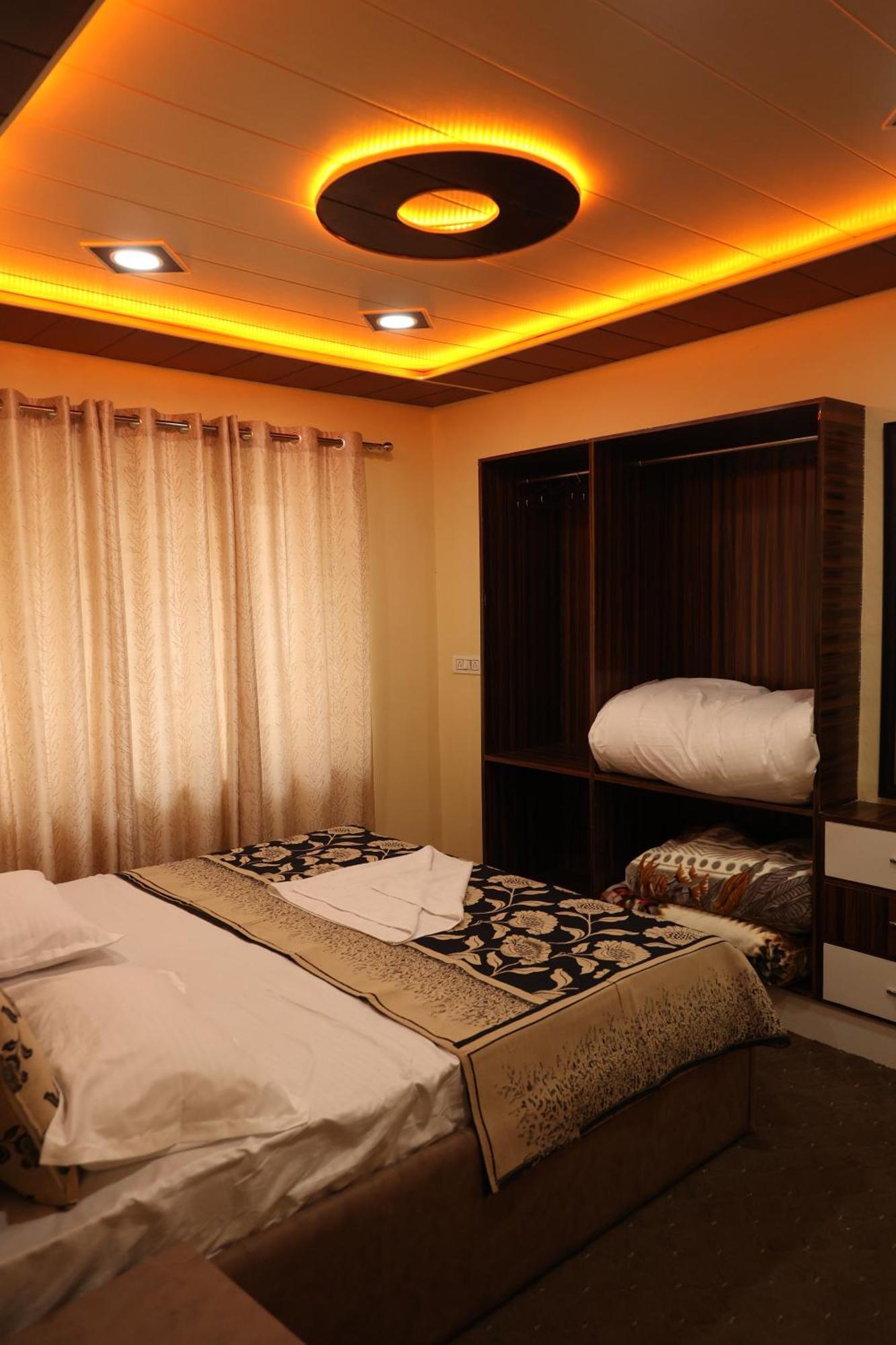 The Khayabaan - Luxurious Home Stay Away From Home Srīnagar 外观 照片